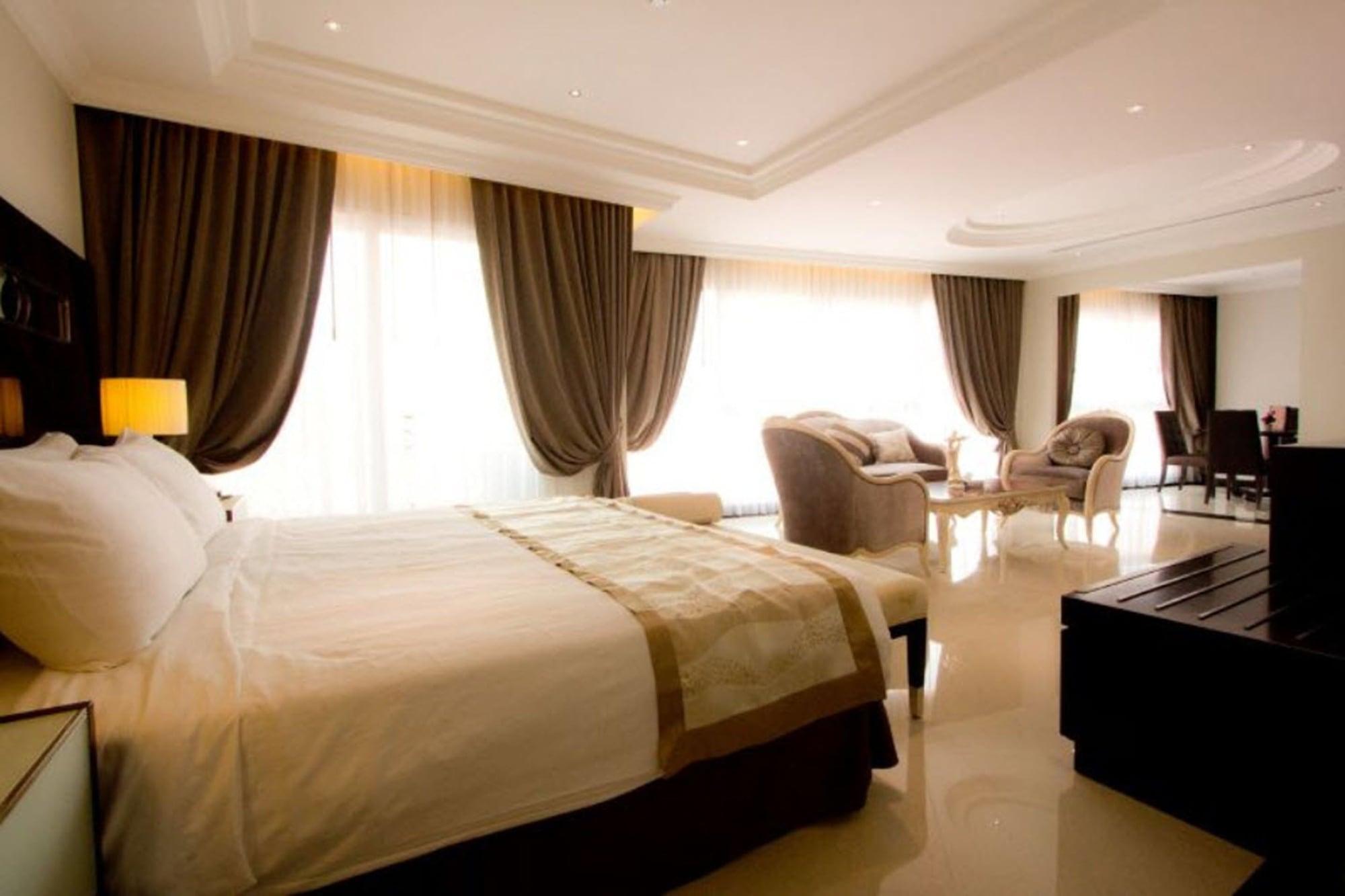 Lk Royal Wing Hotel Pattaya Exterior foto
