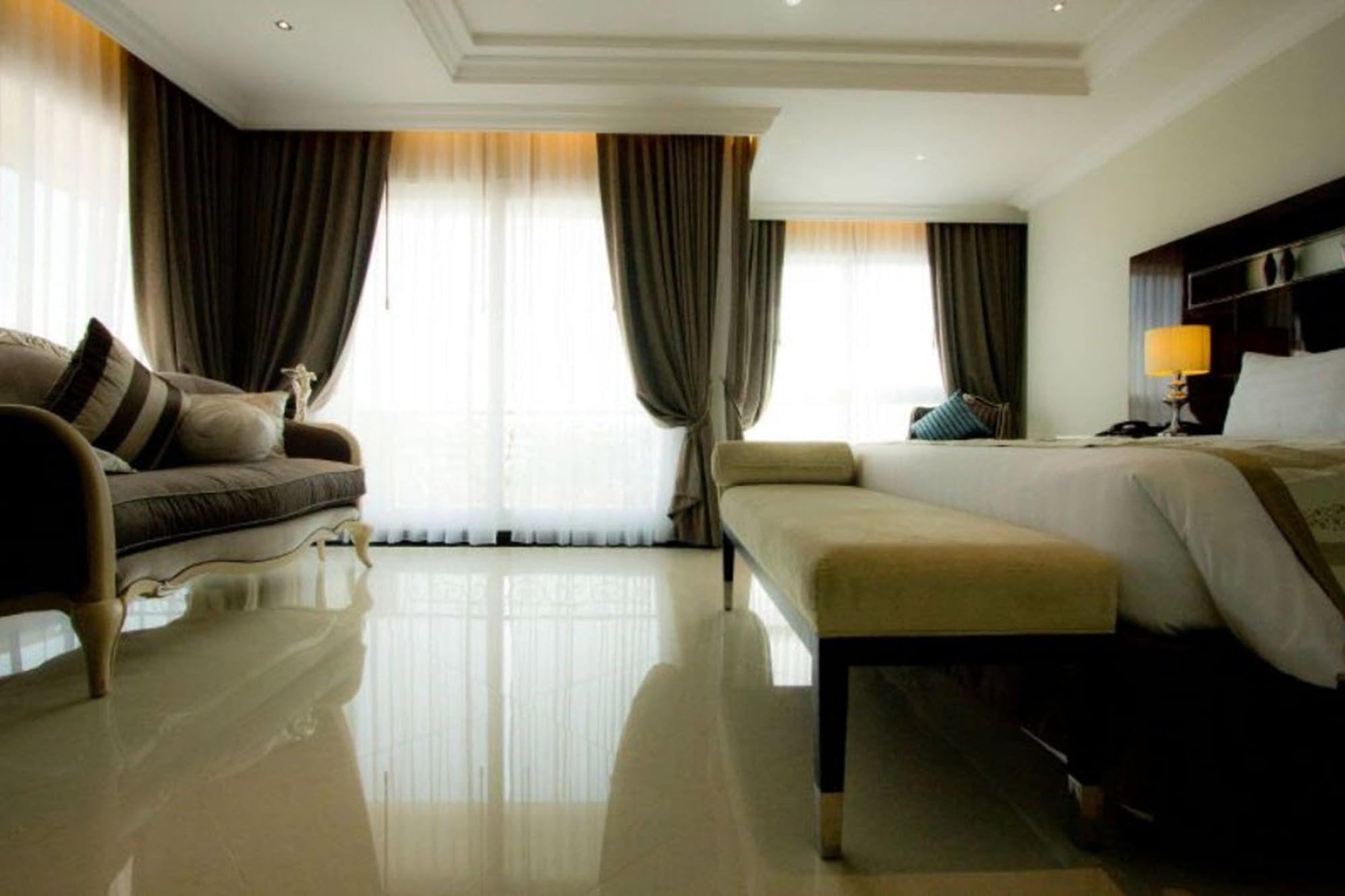 Lk Royal Wing Hotel Pattaya Exterior foto