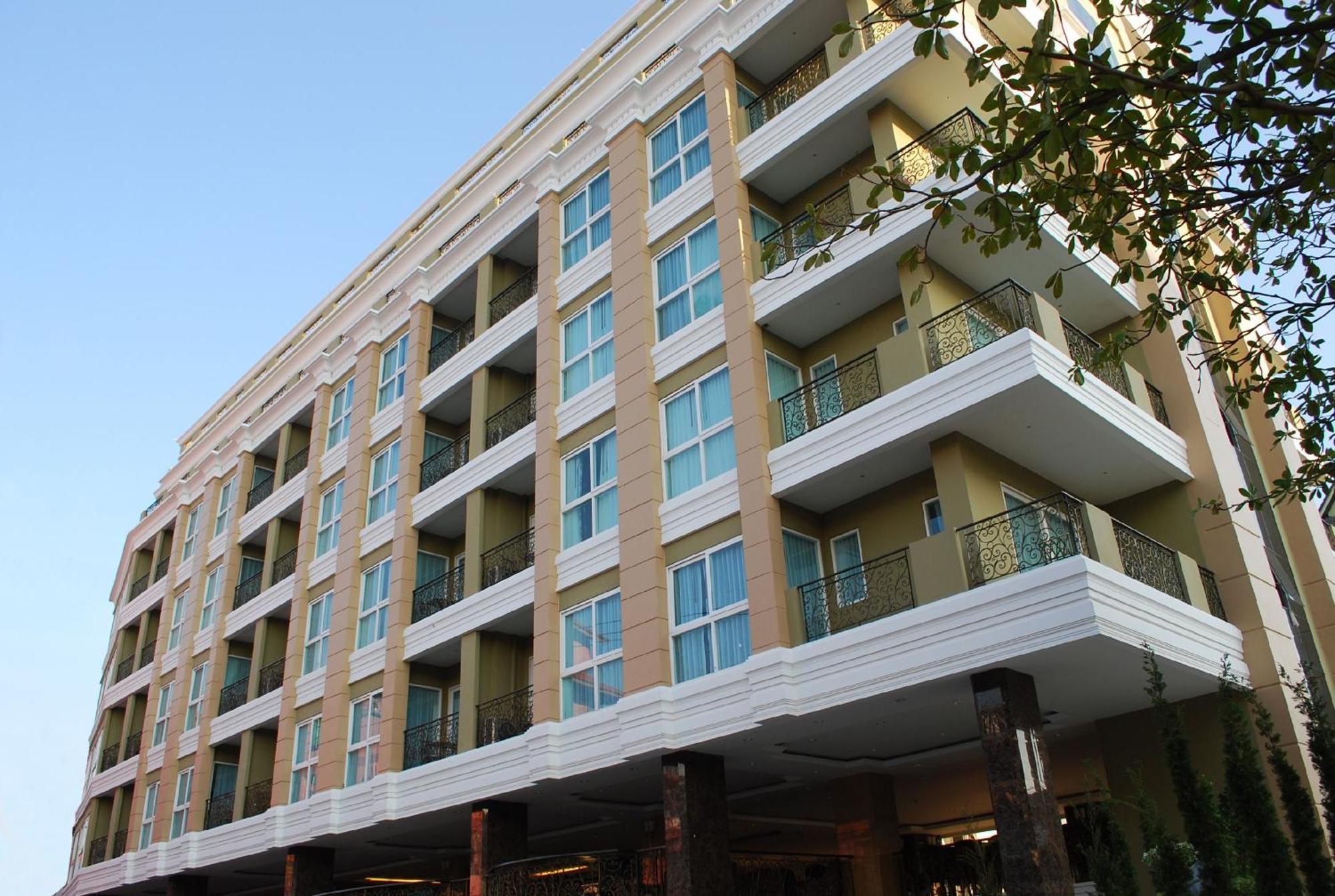 Lk Royal Wing Hotel Pattaya Exterior foto