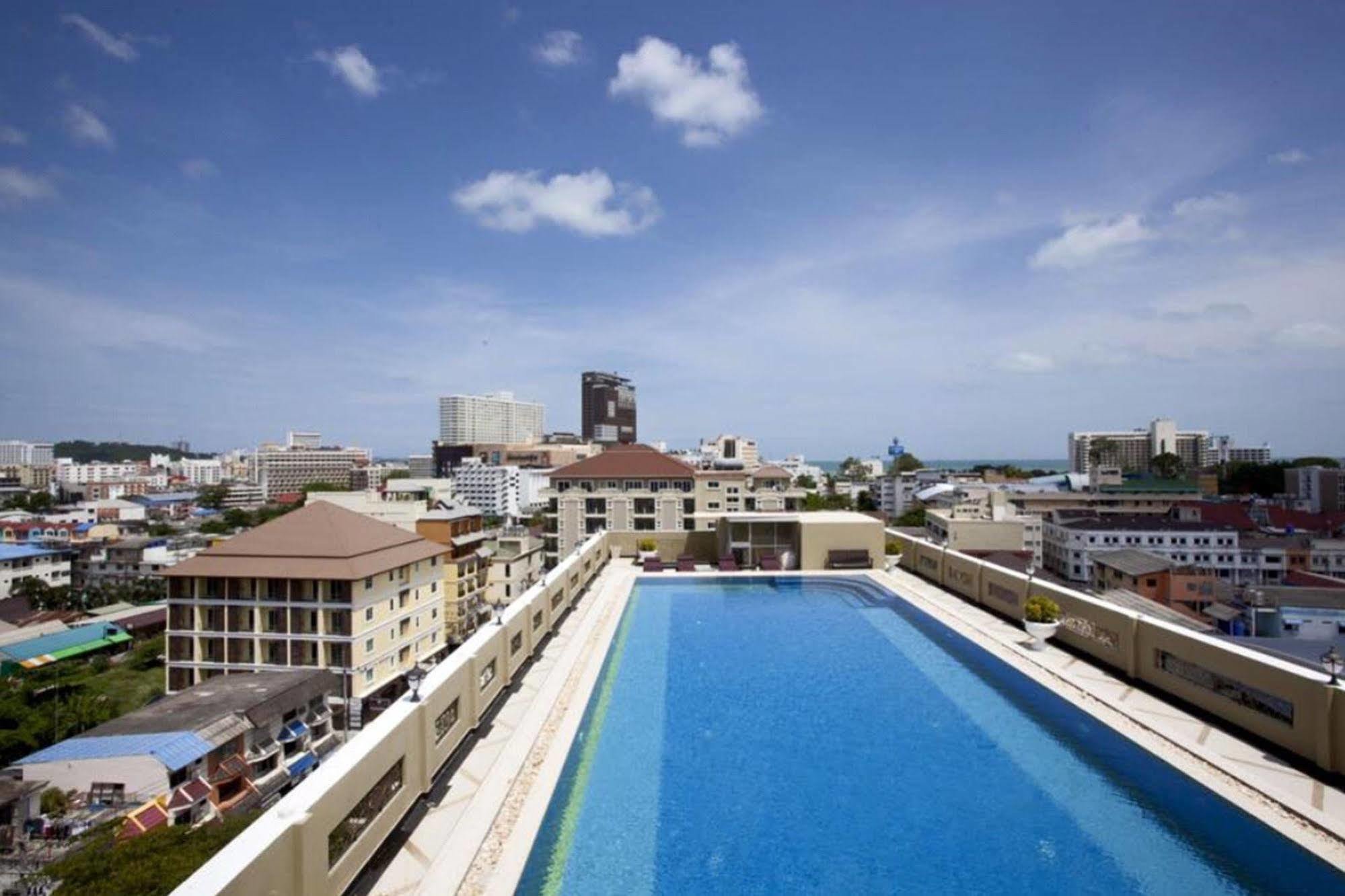 Lk Royal Wing Hotel Pattaya Exterior foto
