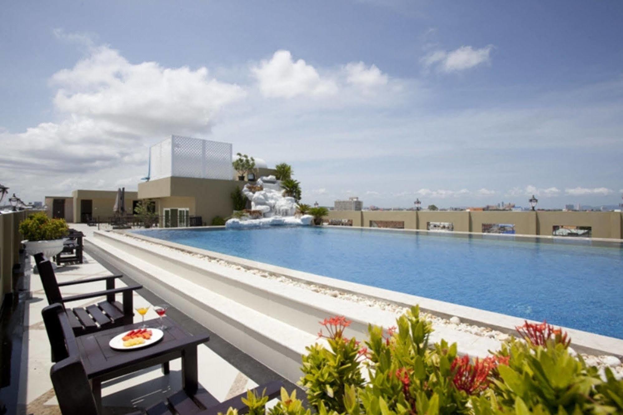 Lk Royal Wing Hotel Pattaya Exterior foto